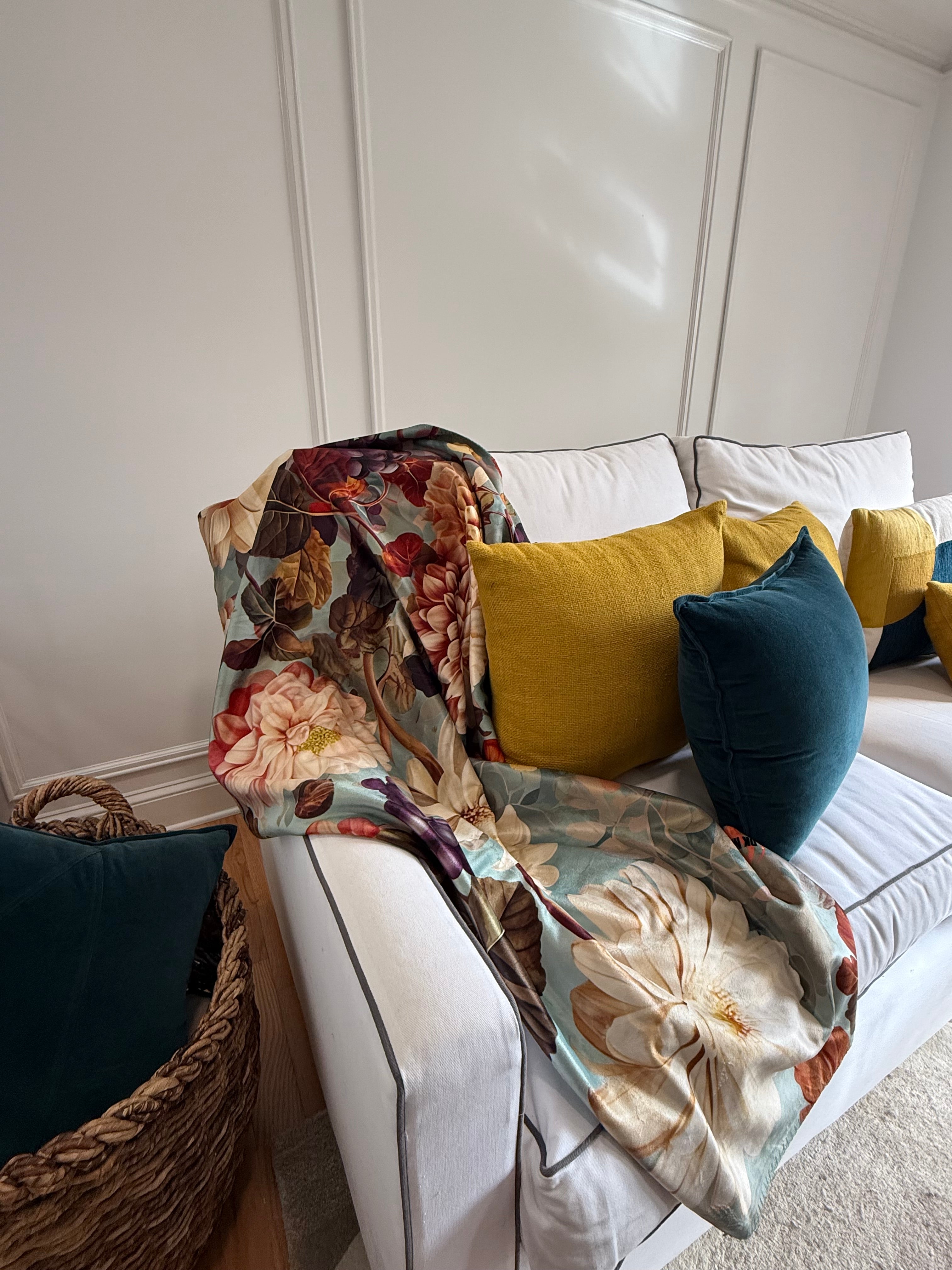 Dahlia Velvet & Sherpa blanket
